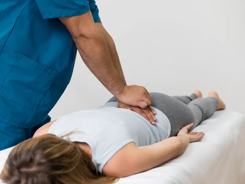 How The Lab Chiropractic treats hip pain in Charles
