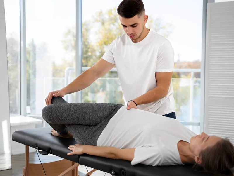 The Lab Chiropractic treating hip pain in Charles