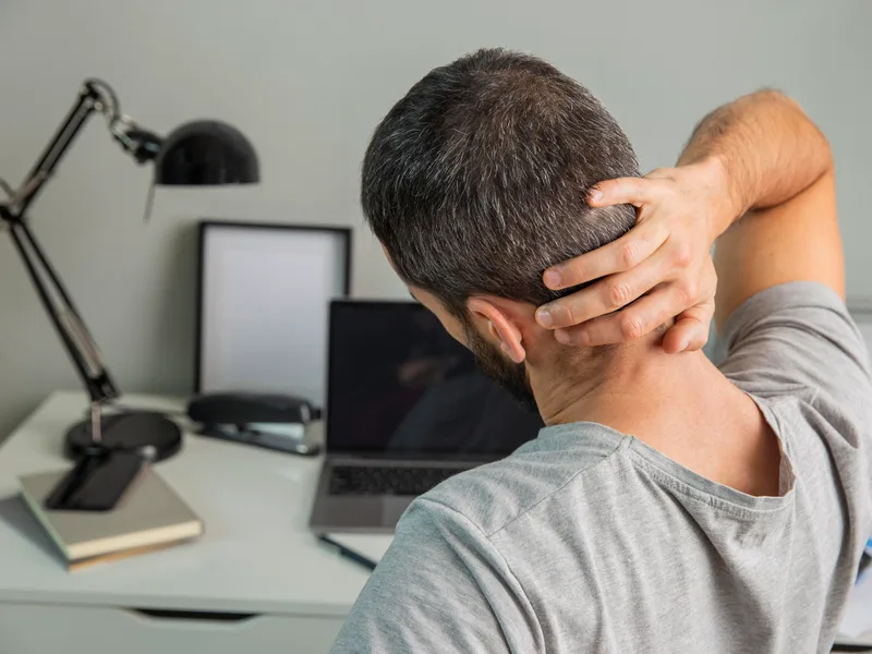 The Lab Chiropractic treating neck pain in Charles