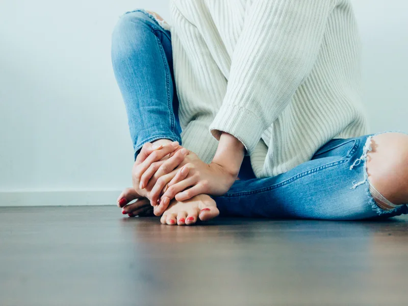 The Lab Chiropractic treating neuropathy in Charles