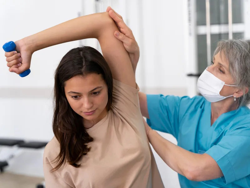 The Lab Chiropractic treating rotator cuff injury in Charles