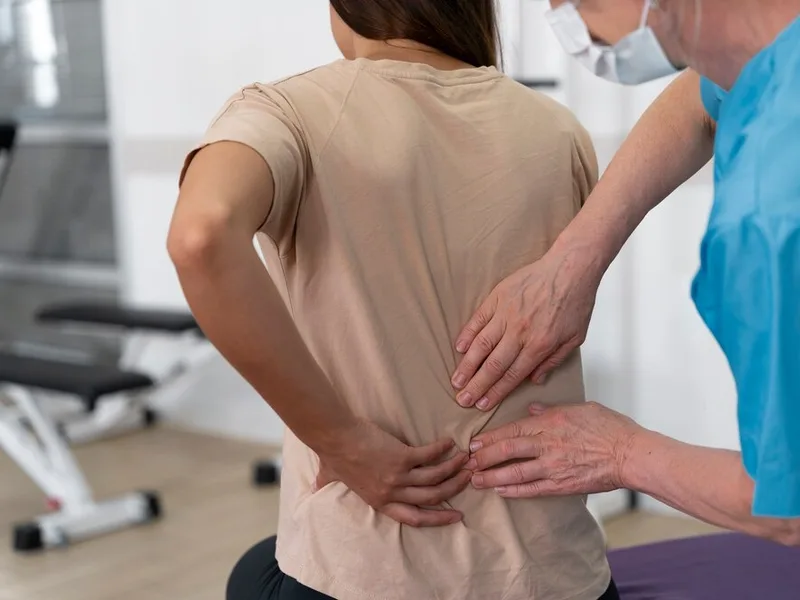 How The Lab Chiropractic treats sciatica in Charles